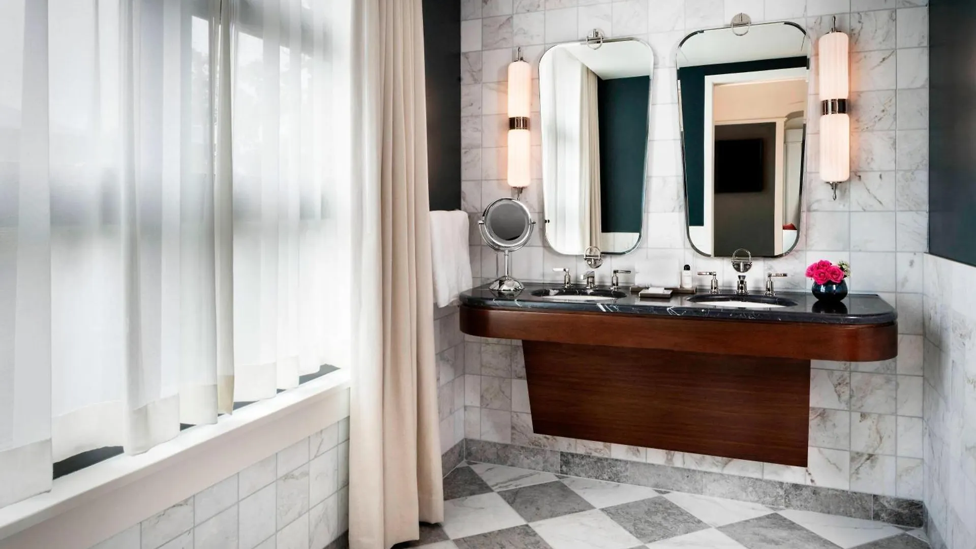 Perry Lane Hotel, A Luxury Collection Hotel, Savannah Hotel